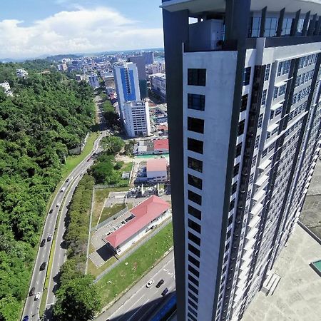 Jesselton Quay Suites Кота-Кинабалу Экстерьер фото